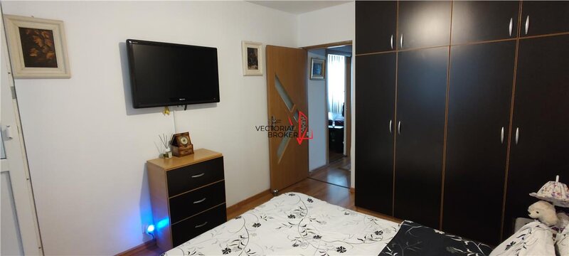 Titan, 1 Decembrie, apartament 3 camere.