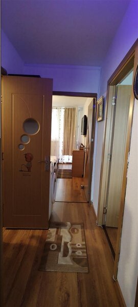 Titan, 1 Decembrie, apartament 3 camere.